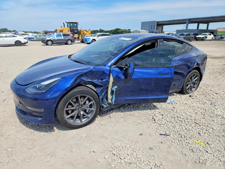 2022 Tesla Model 3 მანქანა იყიდება აუქციონზე, vin: 5YJ3E1EB5NF314976, აუქციონის ნომერი: 85771415
