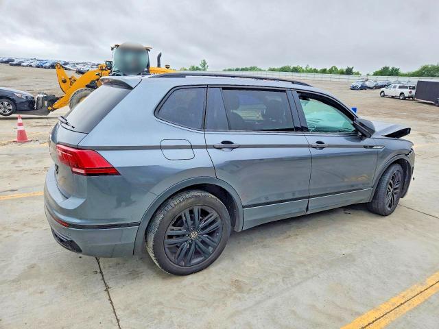 58411326 :رقم المزاد ، 3VVCB7AX9NM064555 vin ، 2022 Volkswagen Tiguan مزاد بيع