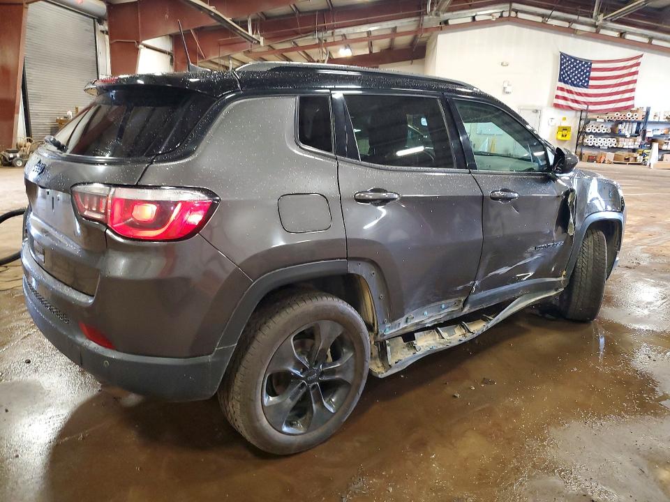 56673776 :رقم المزاد ، 3C4NJDBB0KT690170 vin ، 2019 Jeep Compass مزاد بيع
