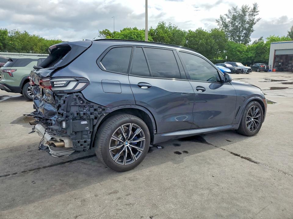 56045206 :رقم المزاد ، 5UXJU4C0XM9D96162 vin ، 2021 Bmw X5 مزاد بيع