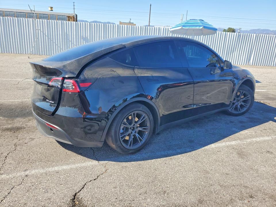 56351876 :رقم المزاد ، 7SAYGAEE7RF185593 vin ، 2024 Tesla Model Y مزاد بيع