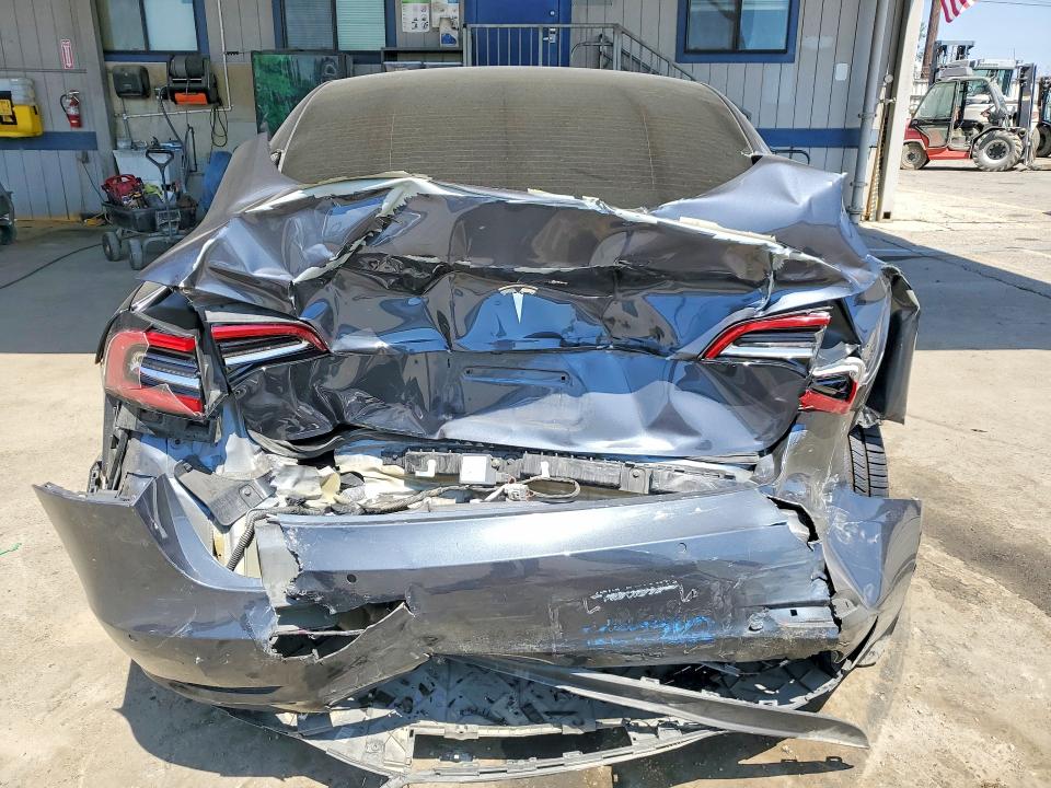 2022 Tesla Model 3 მანქანა იყიდება აუქციონზე, vin: 5YJ3E1EA7NF328417, აუქციონის ნომერი: 58519776