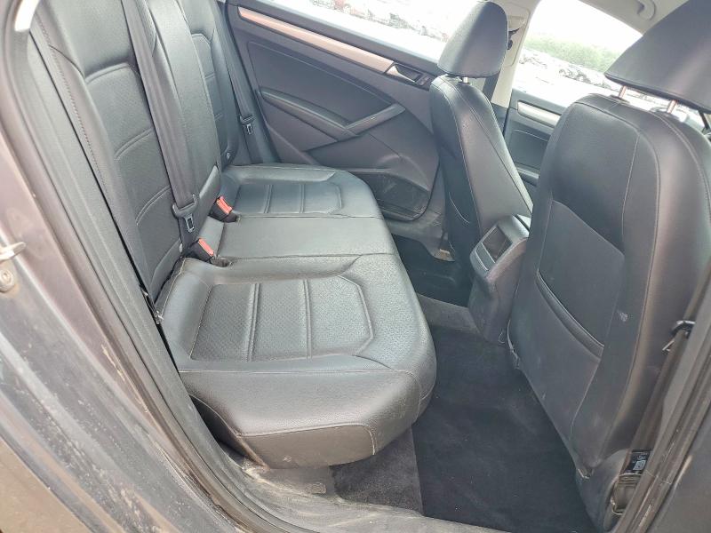 57113276 :رقم المزاد ، 1VWAT7A31FC043764 vin ، 2015 Volkswagen Passat مزاد بيع