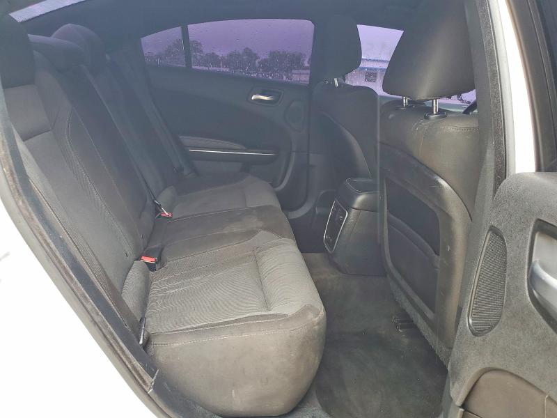 56839196 :رقم المزاد ، 2C3CDXHG7FH880988 vin ، 2015 Dodge Charger مزاد بيع