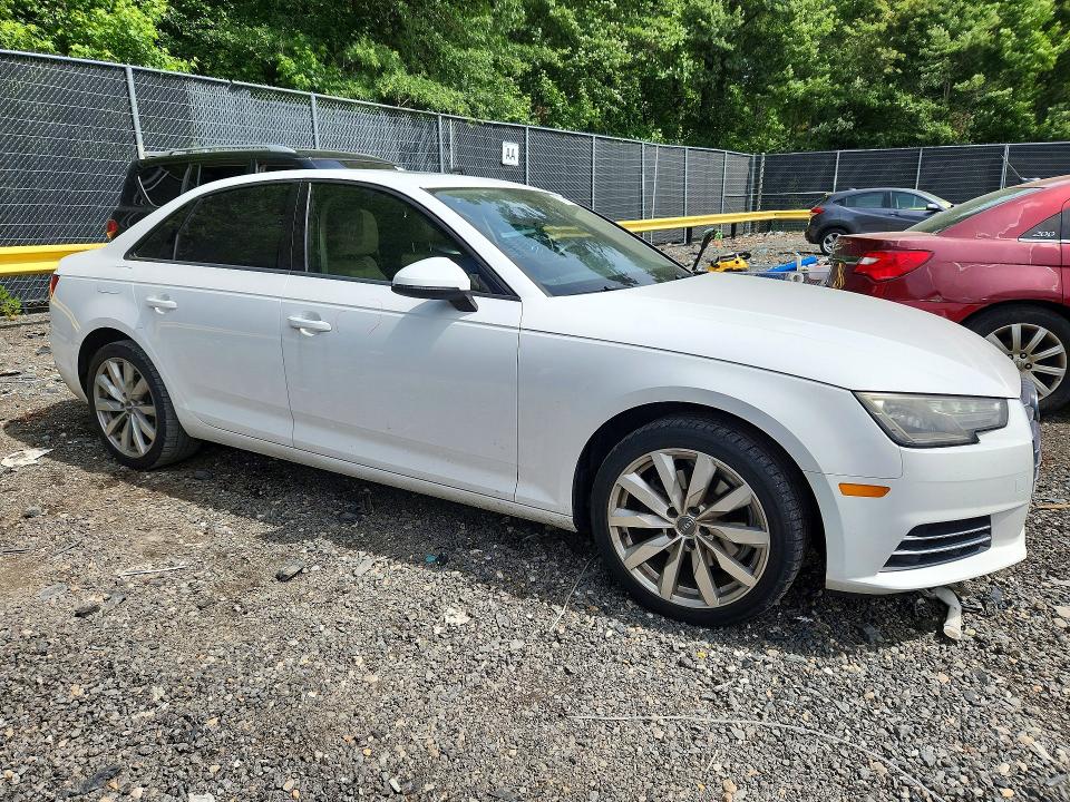 57879116 :رقم المزاد ، WAUGMAF4XHN043937 vin ، 2017 Audi A4 مزاد بيع