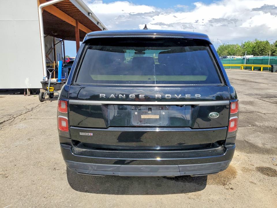 55817556 :رقم المزاد ، SALGR2RV9JA383844 vin ، 2018 Land Rover Range Rover مزاد بيع