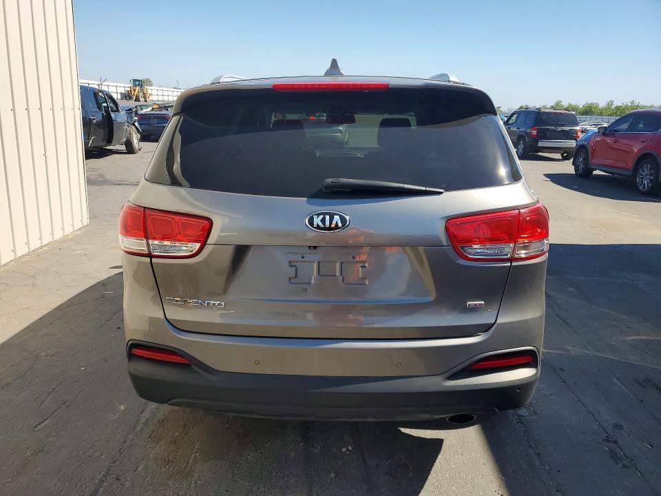 57156596 :رقم المزاد ، 5XYPG4A32GG149265 vin ، 2016 Kia Sorento مزاد بيع