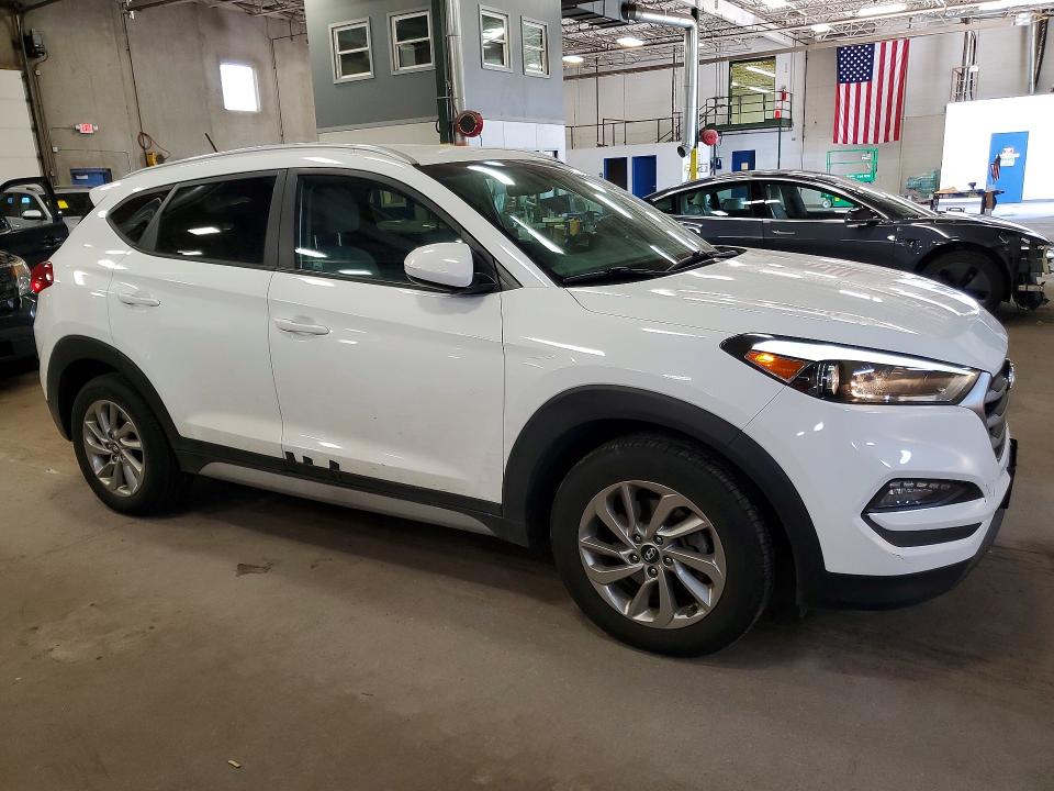 2017 Hyundai Tucson მანქანა იყიდება აუქციონზე, vin: KM8J3CA46HU483783, აუქციონის ნომერი: 58469026