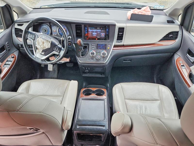 58659456 :رقم المزاد ، 5TDDZ3DC6HS156601 vin ، 2017 Toyota Sienna مزاد بيع
