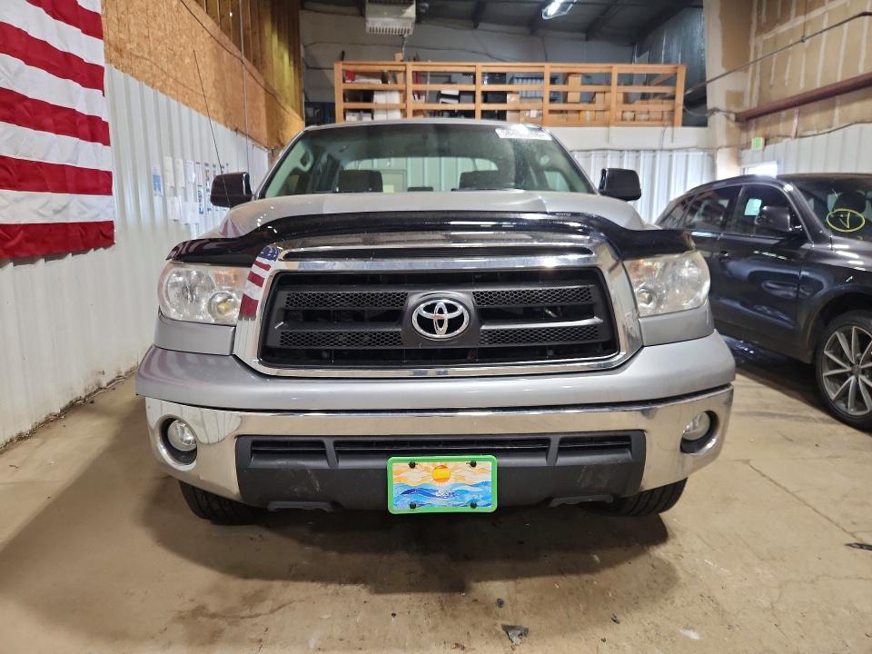 58462206 :رقم المزاد ، 5TFUM5F11AX015702 vin ، 2010 Toyota Tundra مزاد بيع
