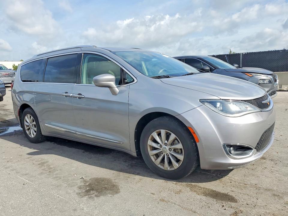 Продажа на аукционе авто 2018 Chrysler Pacifica, vin: 2C4RC1BG7JR110646, номер лота: 55541966