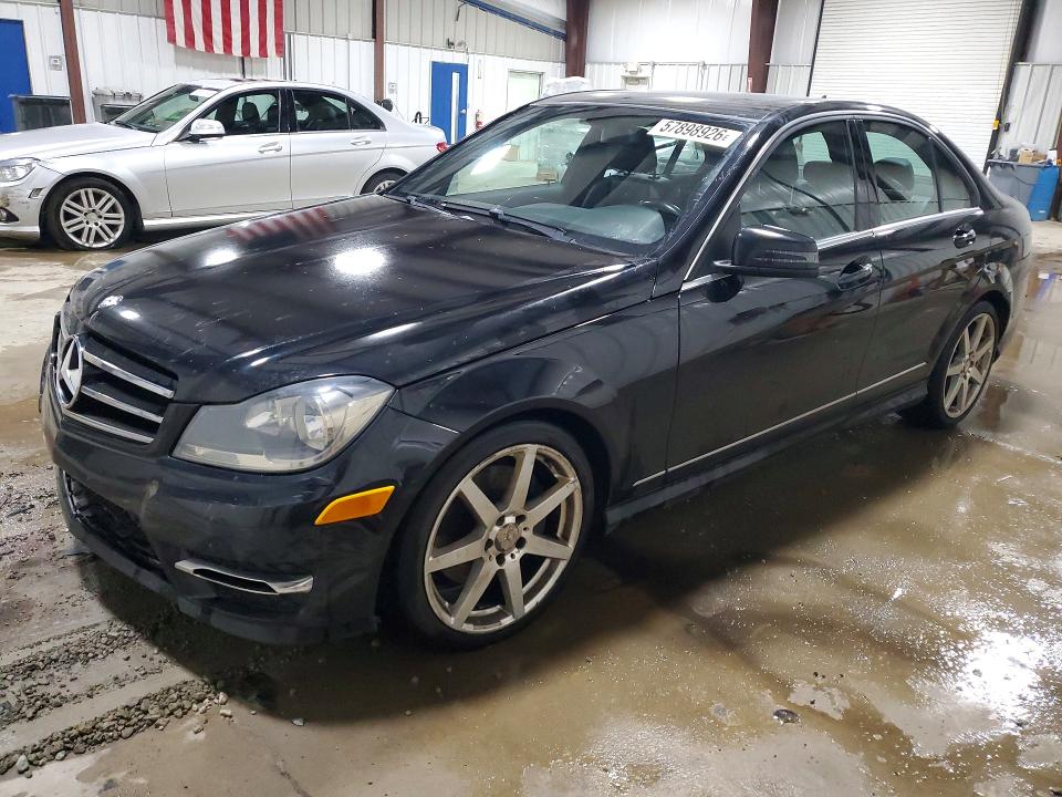 2014 Mercedes-benz C მანქანა იყიდება აუქციონზე, vin: WDDGF8AB4EA925531, აუქციონის ნომერი: 57898926