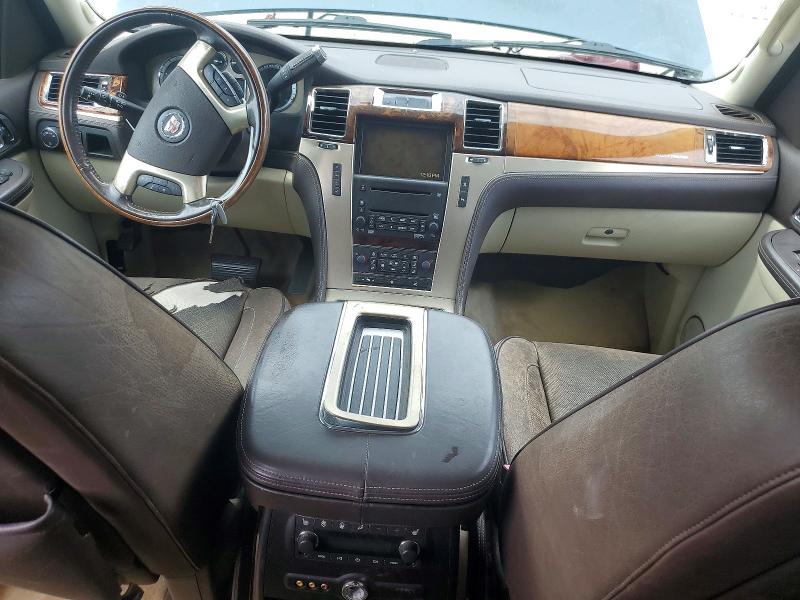 2008 Cadillac Escalade მანქანა იყიდება აუქციონზე, vin: 1GYFK468X8R215797, აუქციონის ნომერი: 55860816