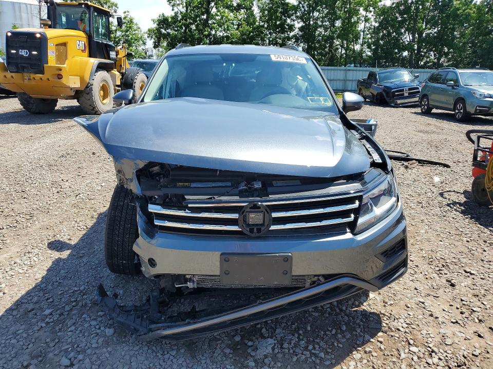 59107306 :رقم المزاد ، 3VV2B7AX1MM087516 vin ، 2021 Volkswagen Tiguan مزاد بيع