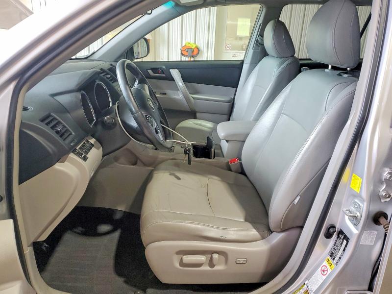 56542136 :رقم المزاد ، 5TDBK3EH1BS068732 vin ، 2011 Toyota Highlander مزاد بيع