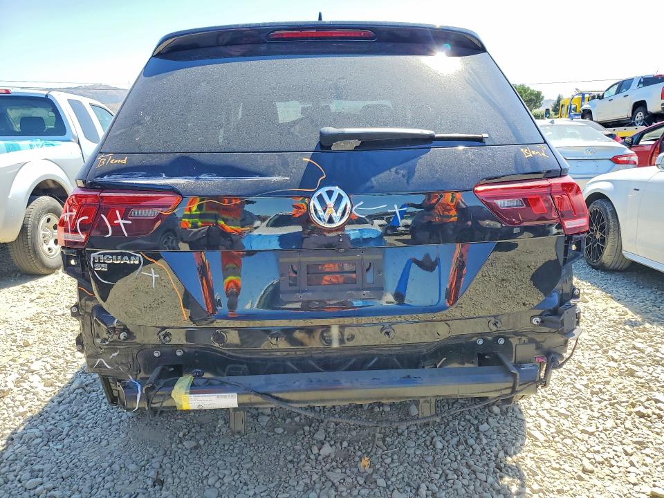 2020 Volkswagen Tiguan მანქანა იყიდება აუქციონზე, vin: 3VV3B7AX3LM040782, აუქციონის ნომერი: 57568846