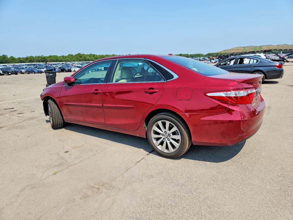 57847476 :رقم المزاد ، 4T1BF1FK6HU637061 vin ، 2017 Toyota Camry مزاد بيع