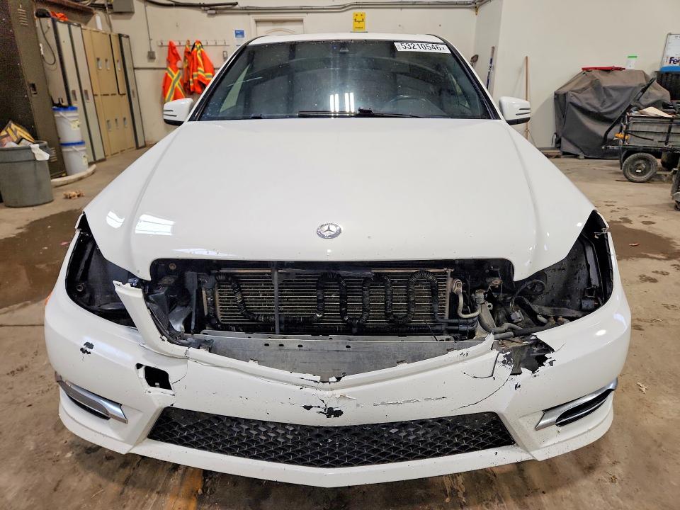 2014 Mercedes-benz C მანქანა იყიდება აუქციონზე, vin: WDDGF8AB1EA905642, აუქციონის ნომერი: 53210546