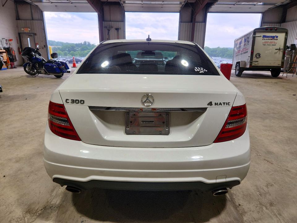 2013 Mercedes-benz C მანქანა იყიდება აუქციონზე, vin: WDDGF8AB4DR295607, აუქციონის ნომერი: 58075746