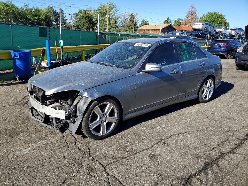 2010 Mercedes-benz C მანქანა იყიდება აუქციონზე, vin: WDDGF5EB7AF361573, აუქციონის ნომერი: 57063196