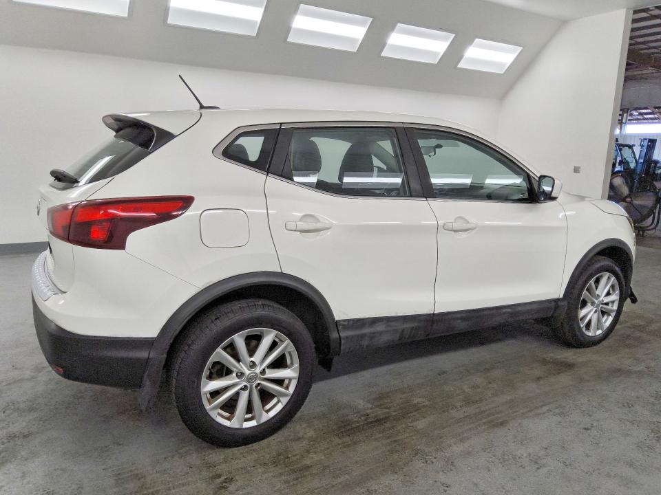 2017 Nissan Rogue Sport მანქანა იყიდება აუქციონზე, vin: JN1BJ1CP0HW021804, აუქციონის ნომერი: 55765306