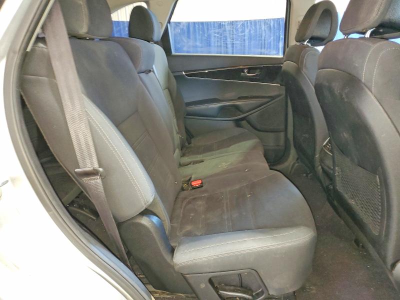 58552866 :رقم المزاد ، 5XYPGDA55GG109022 vin ، 2016 Kia Sorento مزاد بيع