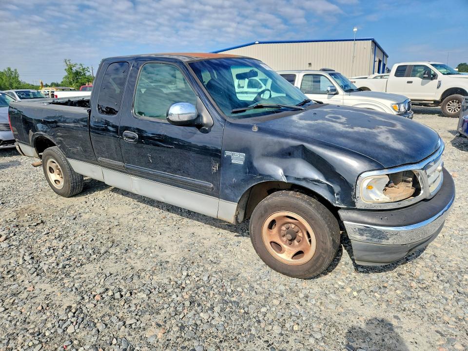 56673836 :رقم المزاد ، 1FTRX17WXXNB47250 vin ، 1999 Ford F150 مزاد بيع