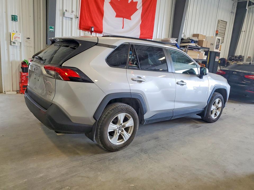 Продажа на аукционе авто 2021 Toyota Rav4, vin: 2T3R1RFV3MC183215, номер лота: 56193526