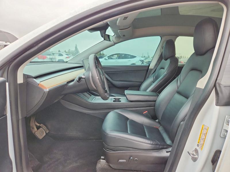 54956556 :رقم المزاد ، 5YJYGAEE6MF243747 vin ، 2021 Tesla Model Y مزاد بيع