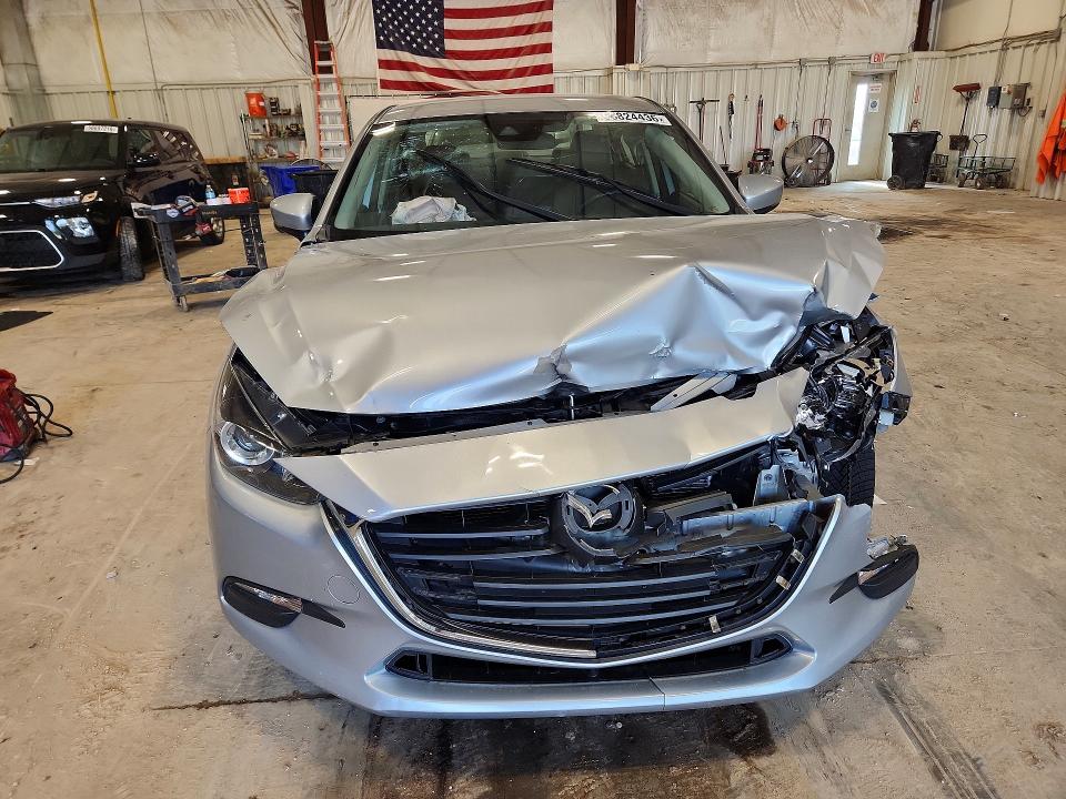 2018 Mazda 3 მანქანა იყიდება აუქციონზე, vin: 3MZBN1V32JM240620, აუქციონის ნომერი: 56824436