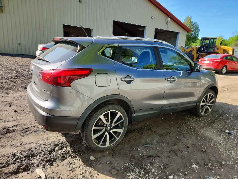 2017 Nissan Rogue Sport მანქანა იყიდება აუქციონზე, vin: JN1BJ1CR4HW121647, აუქციონის ნომერი: 55591426