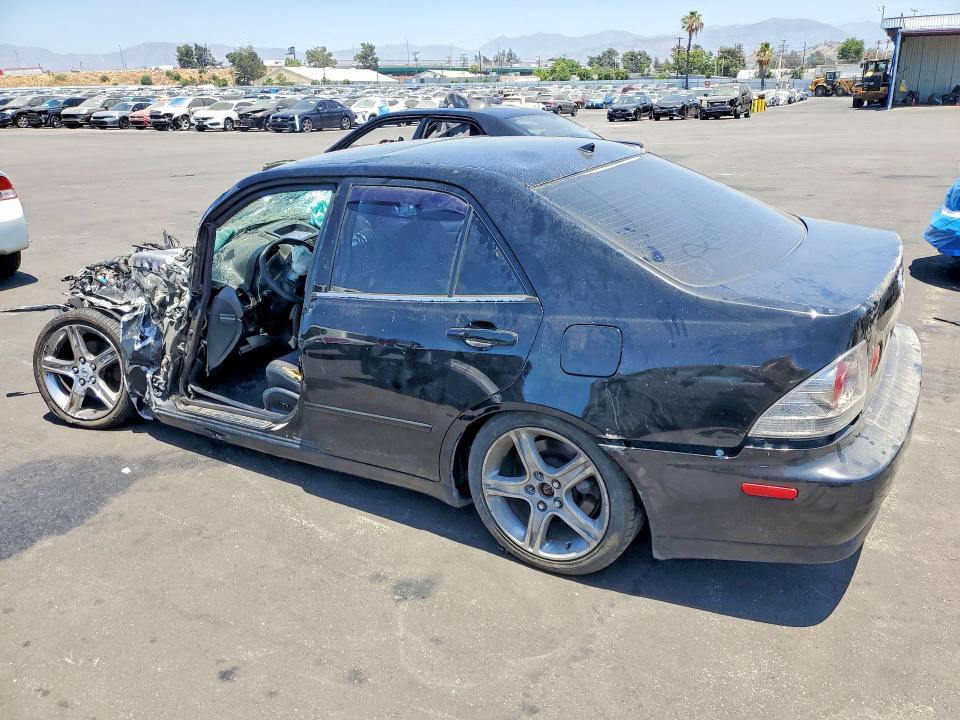 57048366 :رقم المزاد ، JTHBD182110005832 vin ، 2001 Lexus Is مزاد بيع