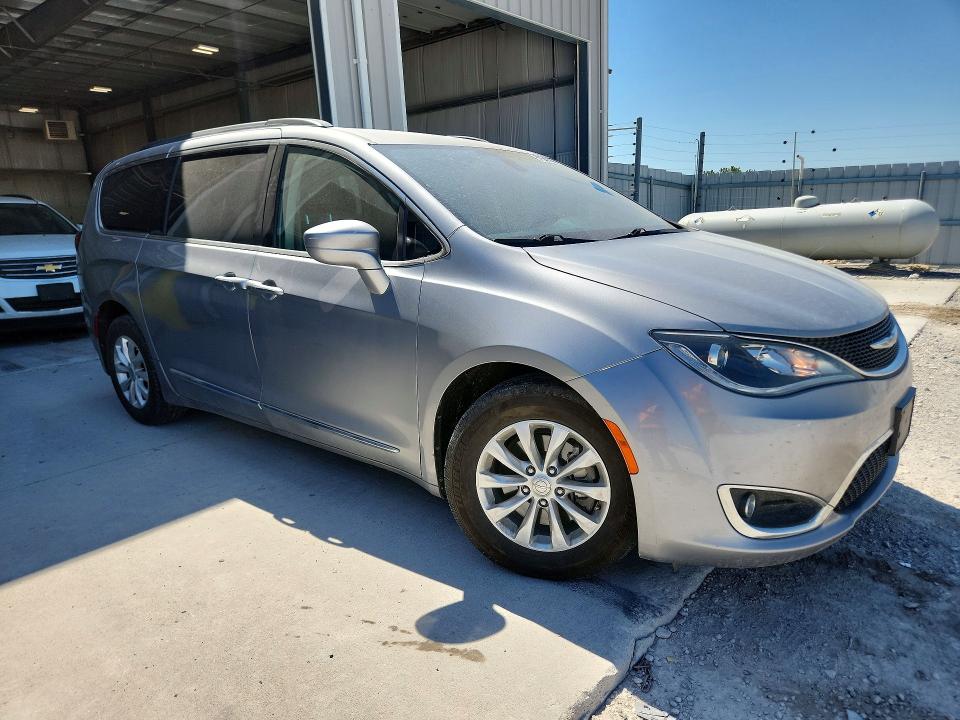 Продаж на аукціоні авто 2017 Chrysler Pacifica, vin: 2C4RC1BG9HR815992, номер лоту: 57349136