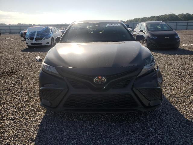 57585936 :رقم المزاد ، 4T1G11AK1NU656334 vin ، 2022 Toyota Camry مزاد بيع