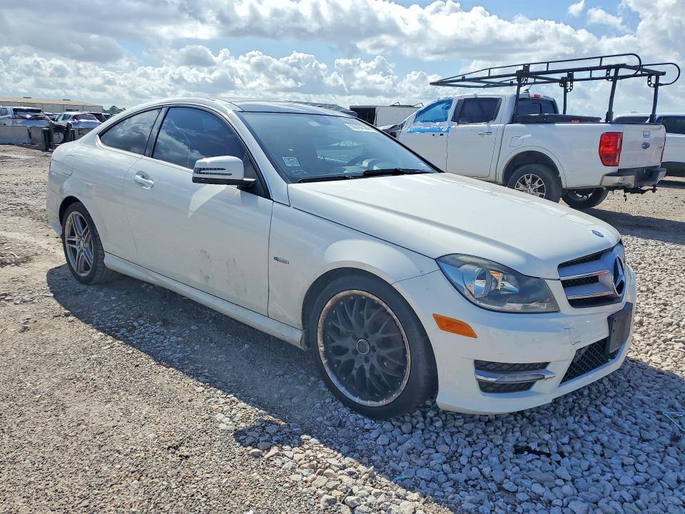 56767386 :رقم المزاد ، WDDGJ4HB7CF875320 vin ، 2012 Mercedes-benz C مزاد بيع
