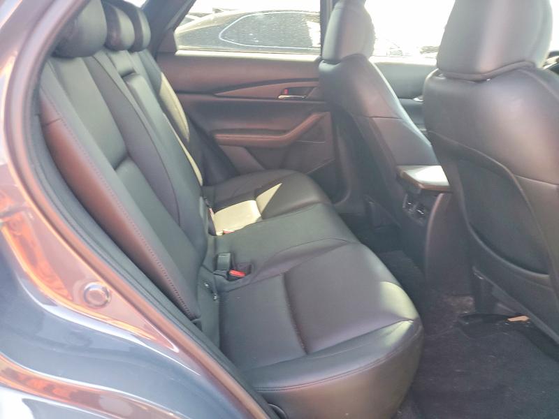 56516856 :رقم المزاد ، 3MVDMBDY8NM448085 vin ، 2022 Mazda Cx-30 مزاد بيع