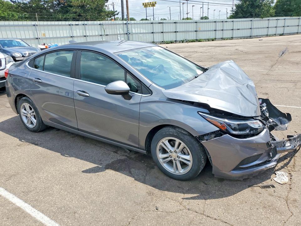 Продаж на аукціоні авто 2018 Chevrolet Cruze, vin: 1G1BE5SM2J7204758, номер лоту: 59088436