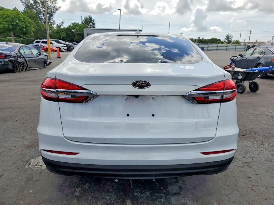58535536 :رقم المزاد ، 3FA6P0G75LR200049 vin ، 2020 Ford Fusion مزاد بيع
