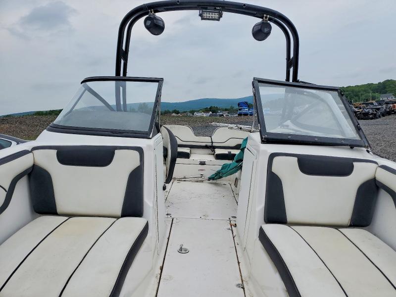 56449806 :رقم المزاد ، YAMC0333J617 vin ، 2017 Yama Boat مزاد بيع