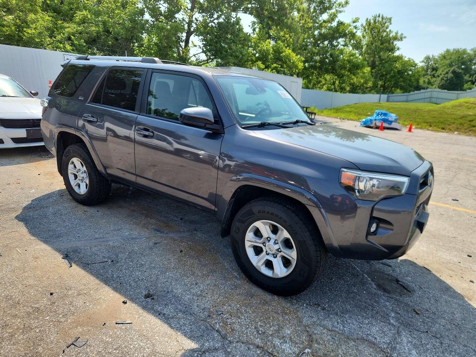 2022 Toyota 4runner მანქანა იყიდება აუქციონზე, vin: JTEMU5JR0N6055046, აუქციონის ნომერი: 57953606