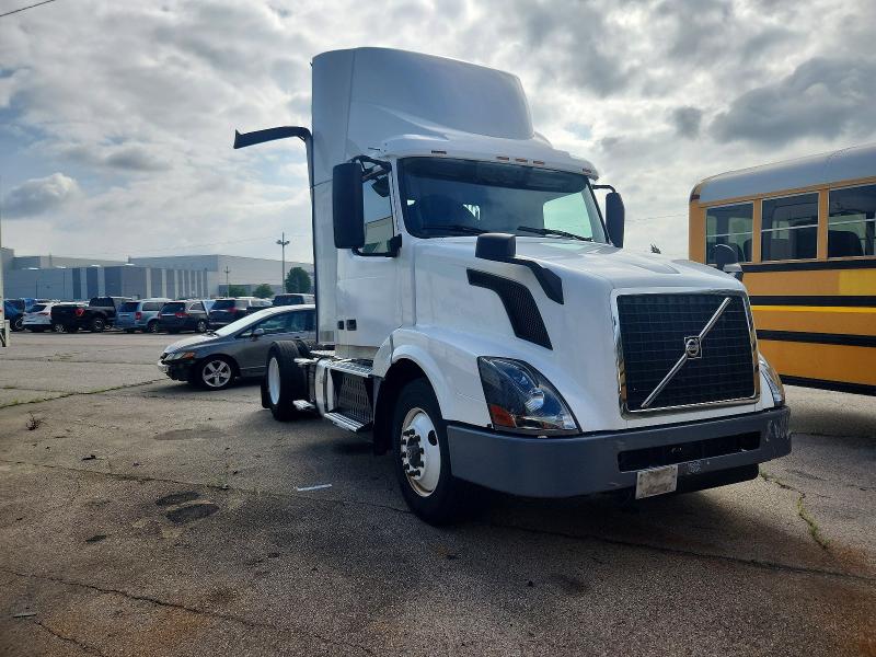 Продаж на аукціоні авто 2017 Volvo Vnl, vin: 4V4N39TG7HN988178, номер лоту: 57906576