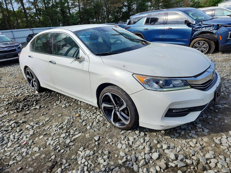 Продажа на аукционе авто 2017 Honda Accord, vin: JHMCR6F35HC011849, номер лота: 56747116
