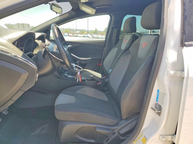 56532946 :رقم المزاد ، 1FADP3L93HL245819 vin ، 2017 Ford Focus مزاد بيع