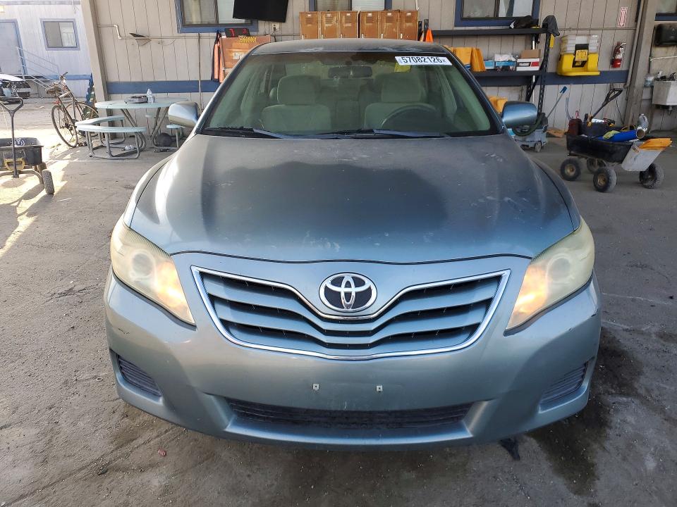 2011 Toyota Camry მანქანა იყიდება აუქციონზე, vin: 4T1BF3EK8BU617477, აუქციონის ნომერი: 57082126