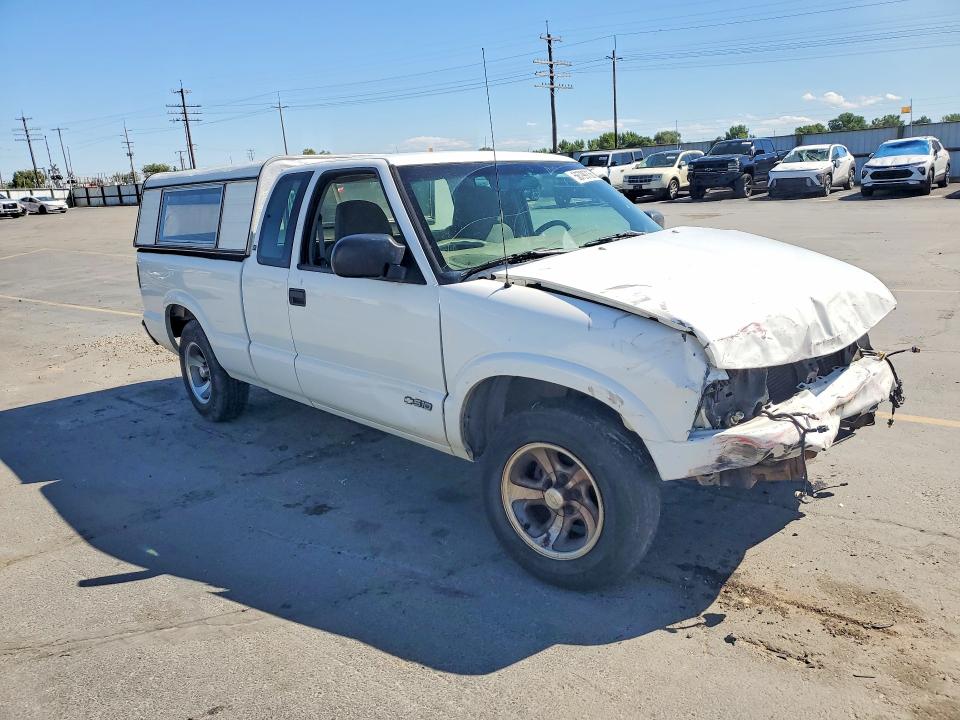 56799736 :رقم المزاد ، 1GCCS1958Y8307926 vin ، 2000 Chevrolet S Truck مزاد بيع