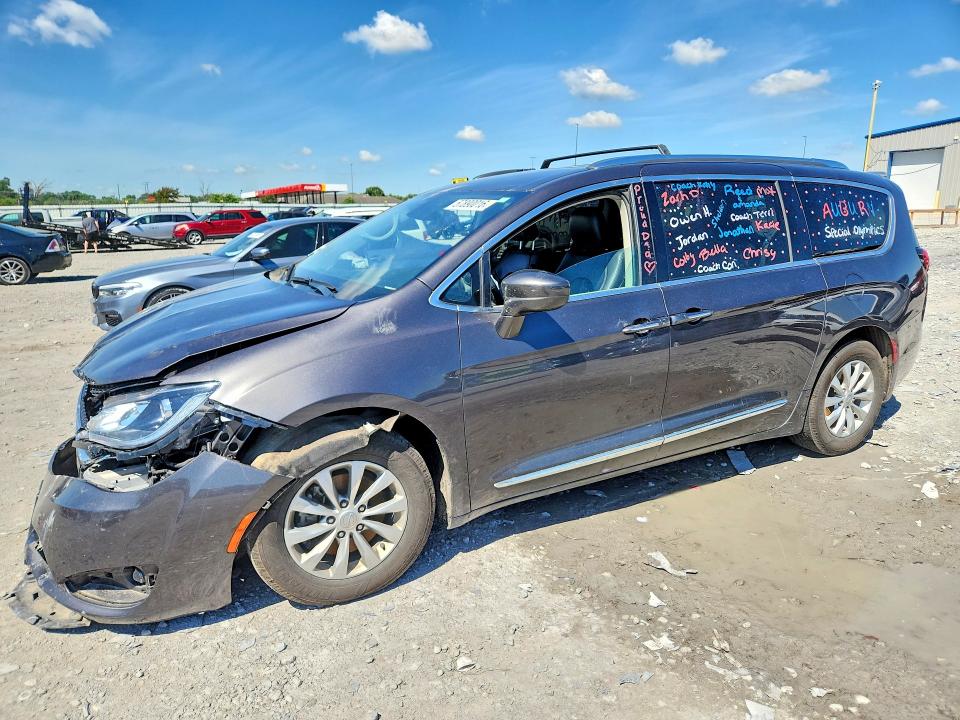 2018 Chrysler Pacifica მანქანა იყიდება აუქციონზე, vin: 2C4RC1BG2JR211268, აუქციონის ნომერი: 57890016
