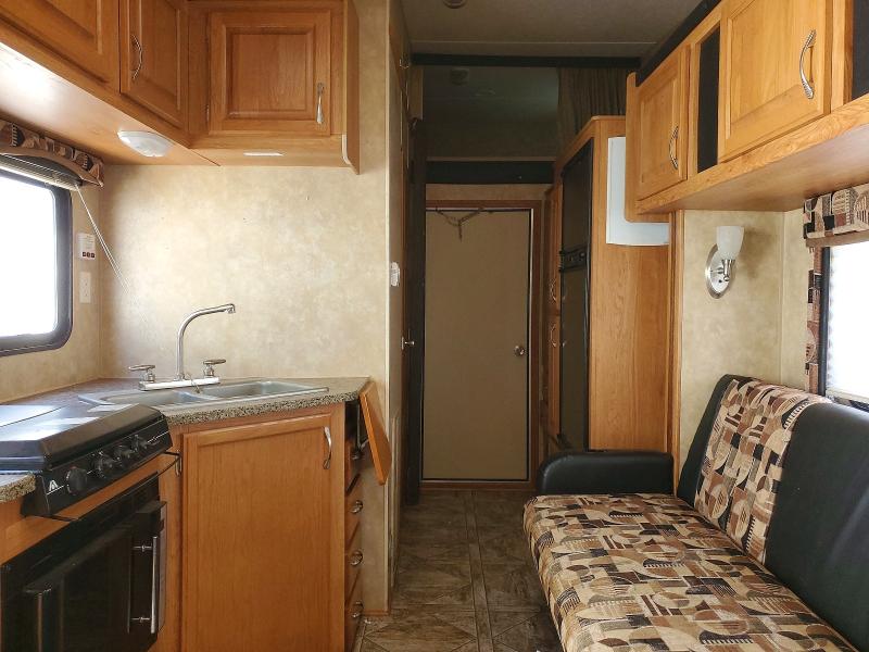 55452956 :رقم المزاد ، 1UJBJ0BR6A1VM0076 vin ، 2010 Jay Recreational Vehicle (rv) مزاد بيع