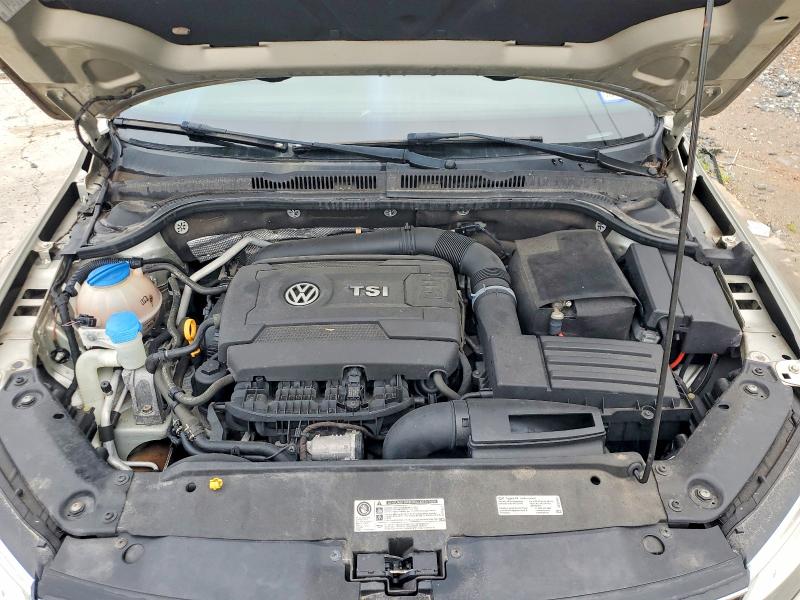 57906086 :رقم المزاد ، 3VWD07AJ2FM268116 vin ، 2015 Volkswagen Jetta مزاد بيع