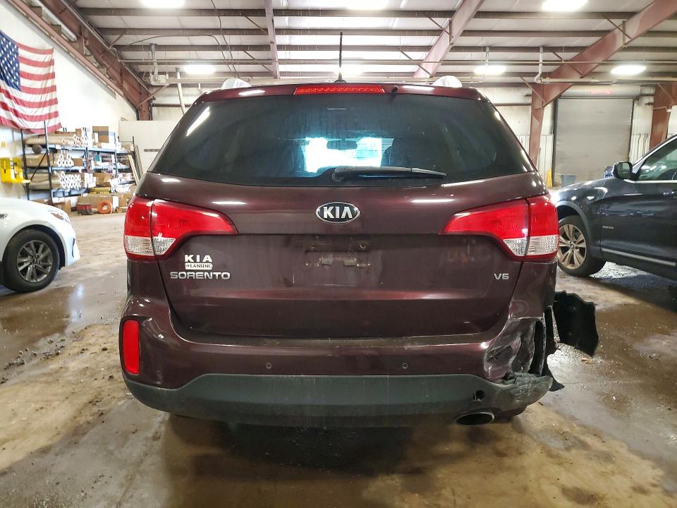 58469256 :رقم المزاد ، 5XYKT4A72FG643889 vin ، 2015 Kia Sorento مزاد بيع
