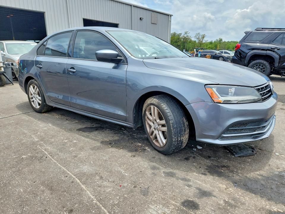 57821446 :رقم المزاد ، 3VW2B7AJXJM247346 vin ، 2018 Volkswagen Jetta مزاد بيع